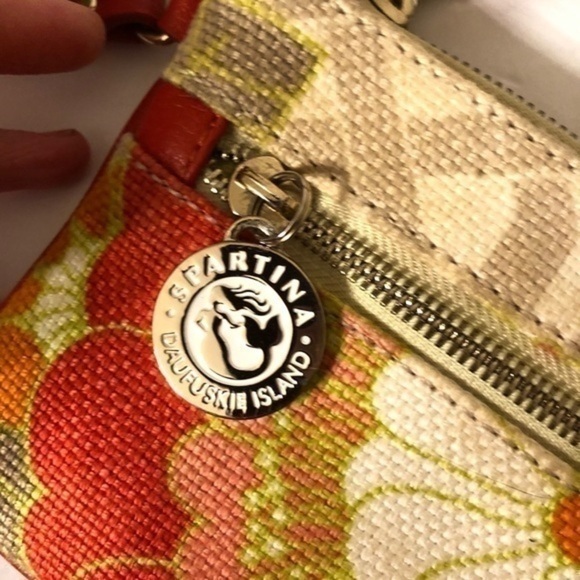 Spartina 449 floral wristlet